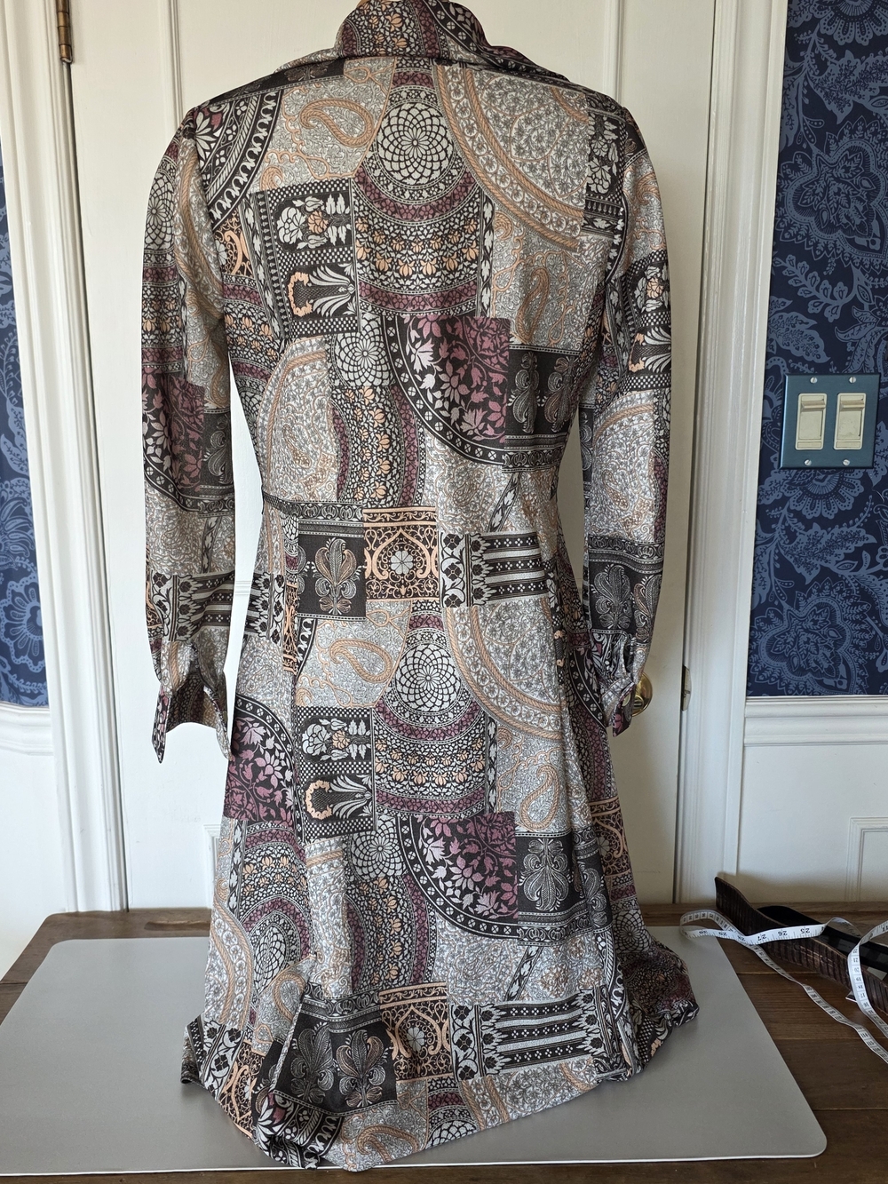 Long-Sleeve Patchwork Paisley Shirt Dress in Taupe and Mauve - Picture 5 of 14